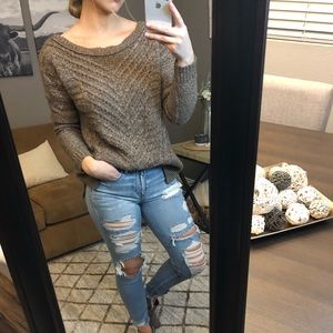 FLASH SALE🔥 American Eagle Scoop Neck Sweater